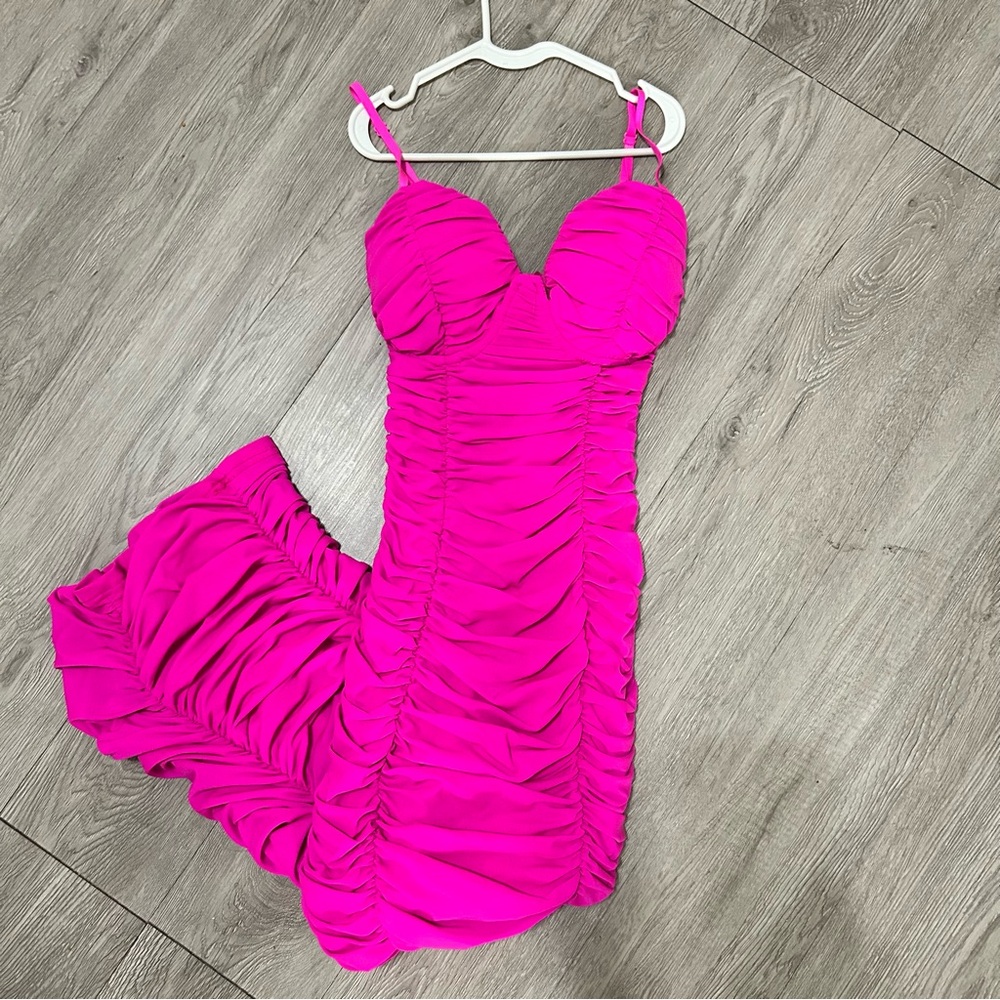 Dress - Picture 2 of 3